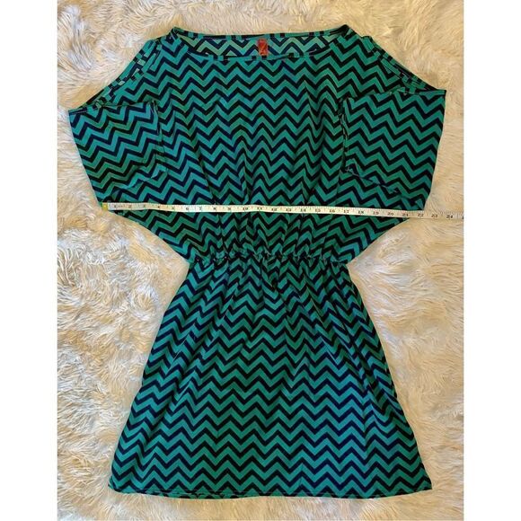 Trac SZ S Woman’s Navy Blue/Teal Green Zigzag Cold Shoulder Dress - Picture 6 of 12